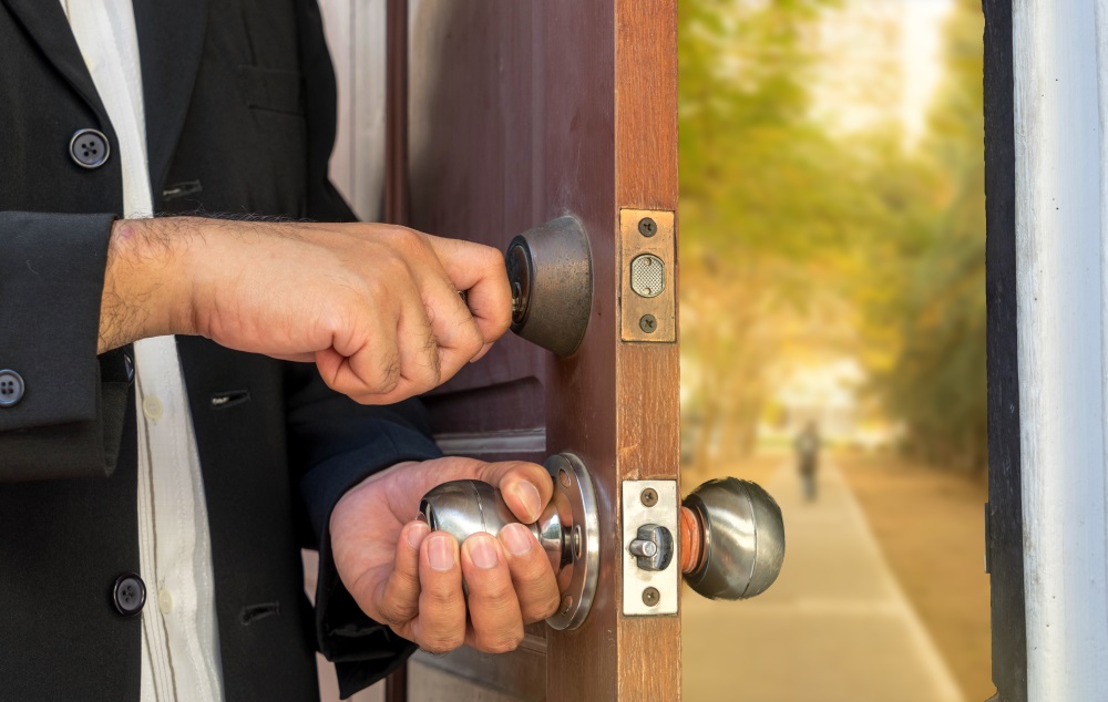 Tips to unlock a house door